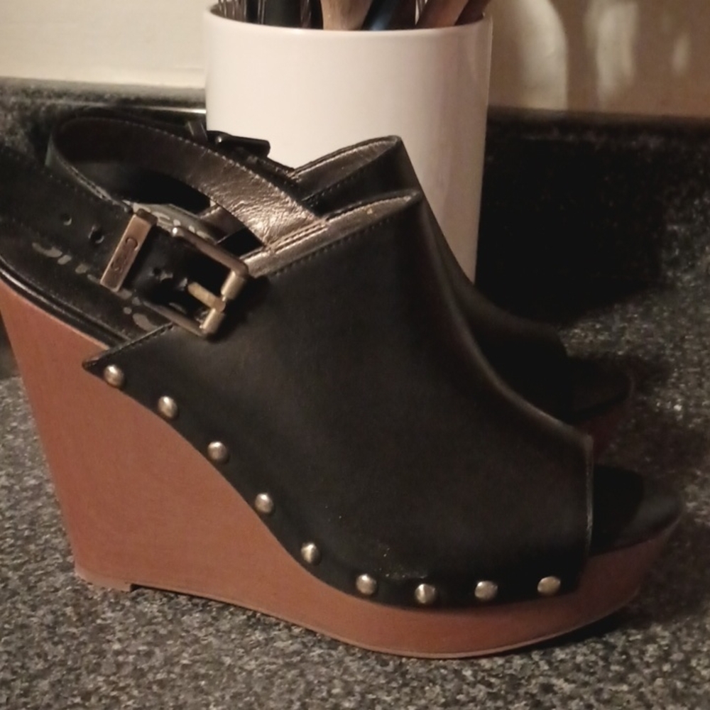 Elegant Black and Brown Wedge Sandals